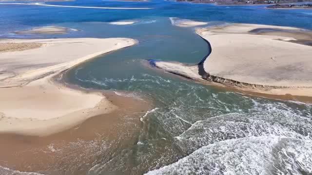CUT CHECK: The Pond remains open and 🌊tida! Salinity 🧂⬆️ increased in Lyle’s Bay from 10 ppt to 26 ppt. Good news for eelgrass 🌱 and pond creatures 🦪🐟. More data 📈 on our website in via our most recent newsletter. Thanks 🙏 @sully7777777777 for the cut video and photos! #edgartowngreatpond #greatpondfoundation #grateful #AtlanticOcean #tidal