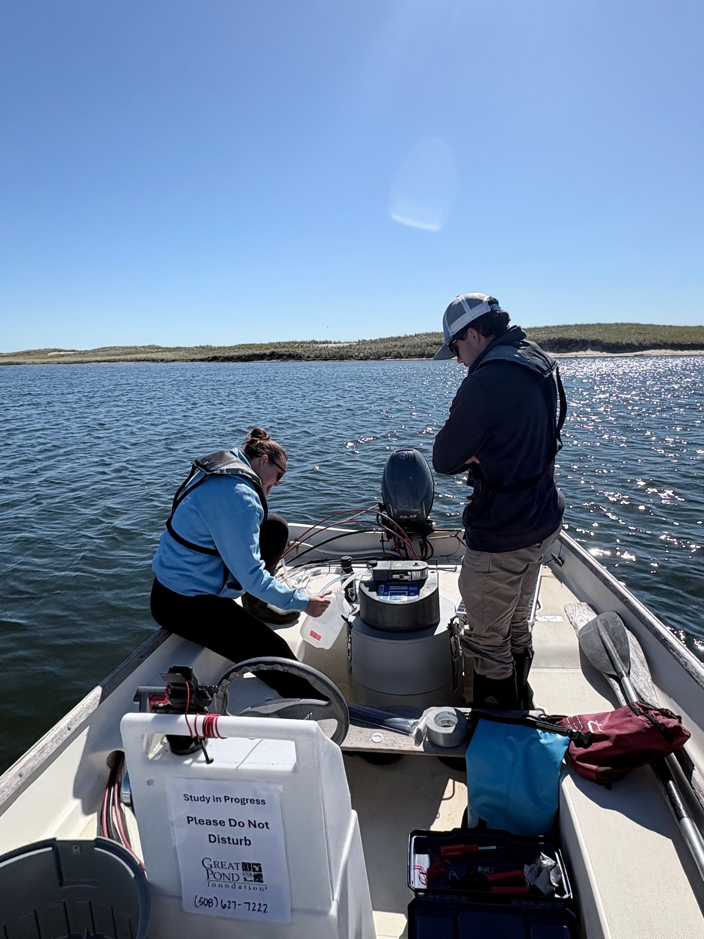 Read our most recent Newsletter! Check out what we were up to this Fall 🍂 on Edgartown Great Pond! 

-Edgartown Great Pond October ✂️ Cut Update 
-New Nitrogen Cut Study 👀
-Fall eelgrass Monitoring!

Read the full story... link in BIO